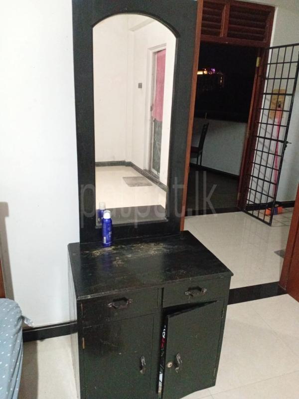 Dressing table
