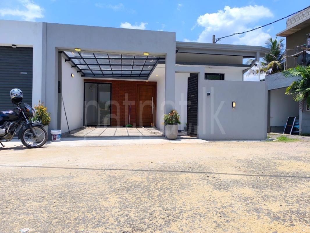 House for Sale in Athurugiriya ads-image-1