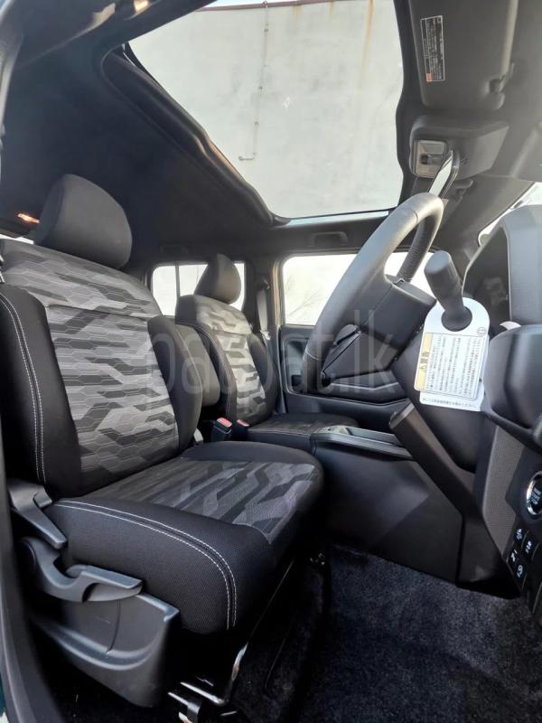 Advertisement image 6