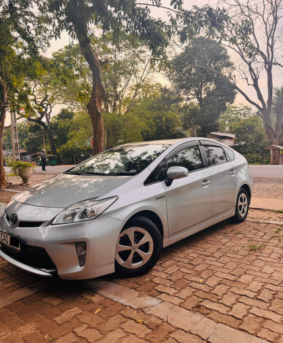 Toyota Prius 2013 - பயன்படுத்தப்பட்டது கார் sale in Sri Lanka - patpat.lk