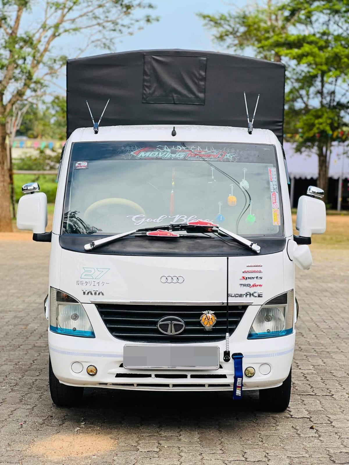 Tata EX 2 2013 ads-image-1