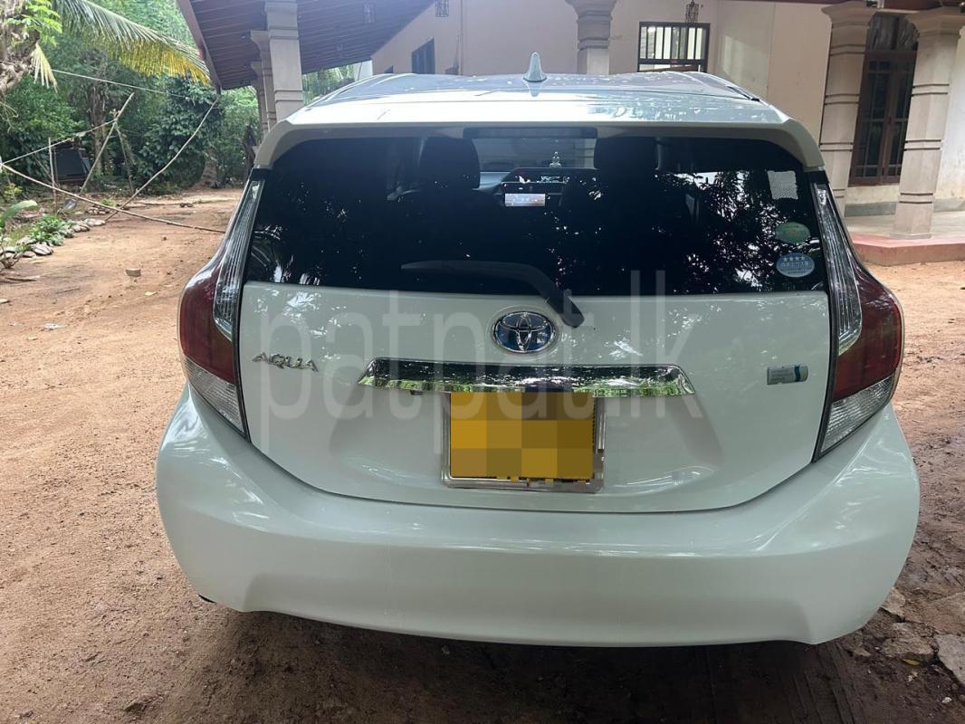 Toyota Aqua 2015 - பயன்படுத்தப்பட்டது கார் sale in Sri Lanka - patpat.lk
