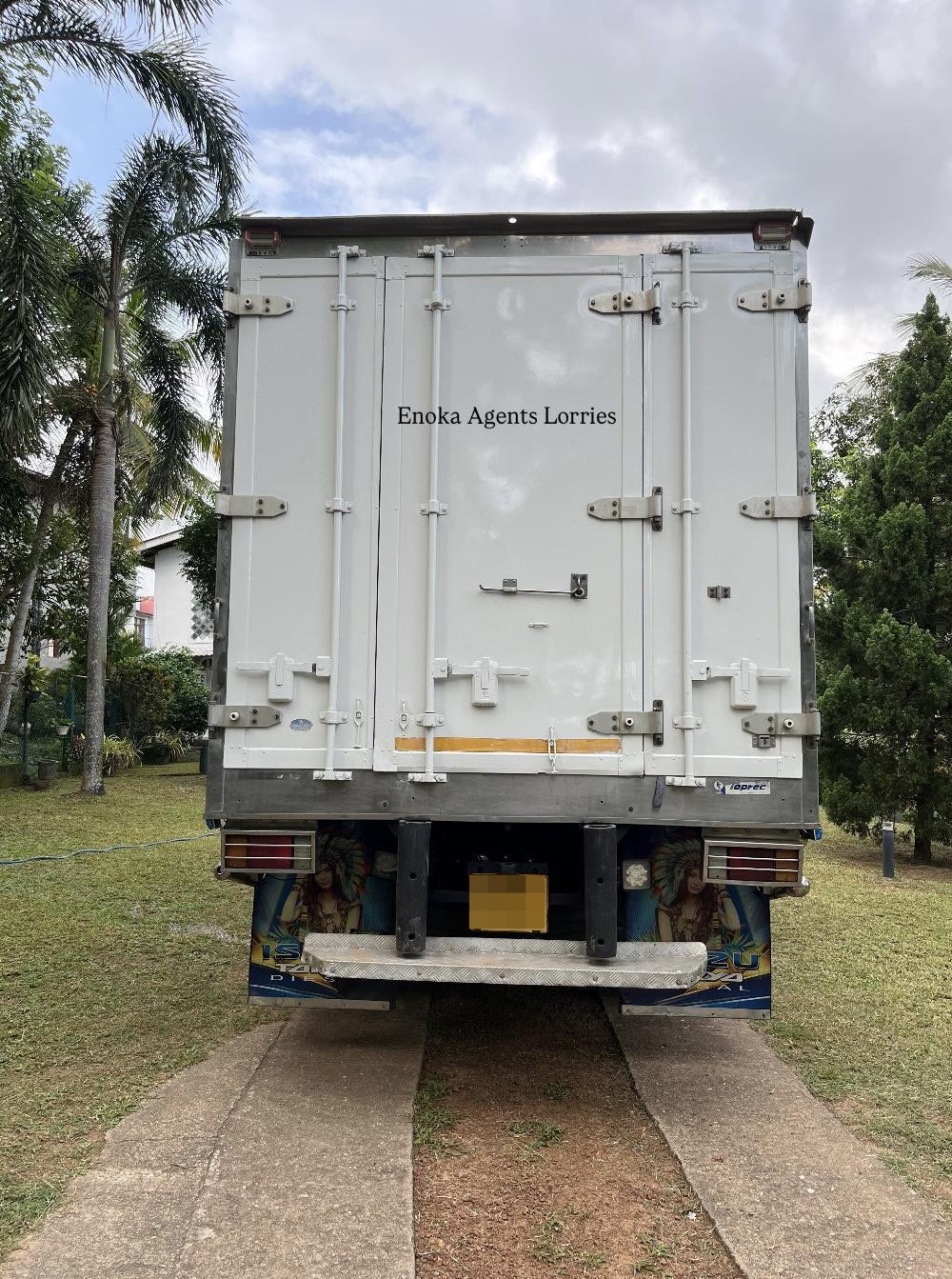 Isuzu ELF 2011 - Reconditioned Truck sale in Sri Lanka - patpat.lk