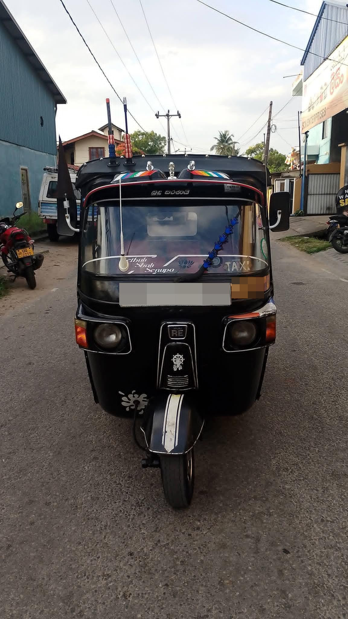 Bajaj Three Wheel 2011 - பயன்படுத்தப்பட்டது முச்சக்கர வண்டி sale in Sri Lanka - patpat.lk