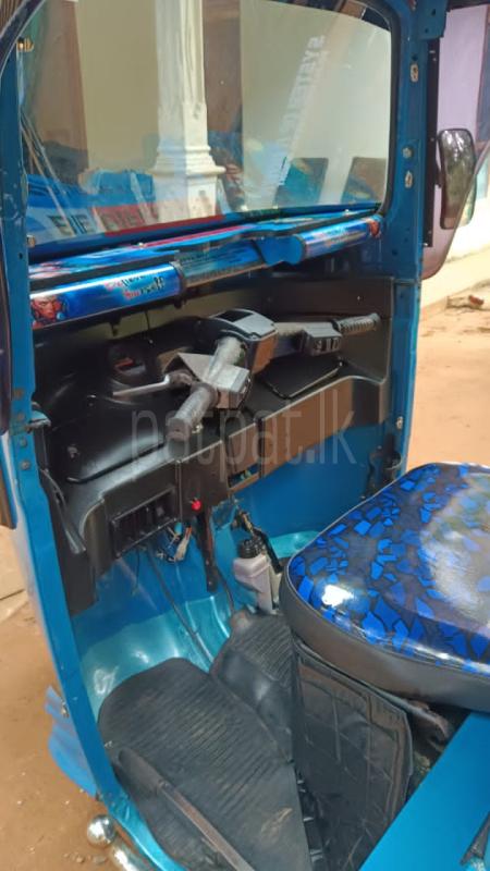 Bajaj Three Wheel 2015 - பயன்படுத்தப்பட்டது முச்சக்கர வண்டி sale in Sri Lanka - patpat.lk