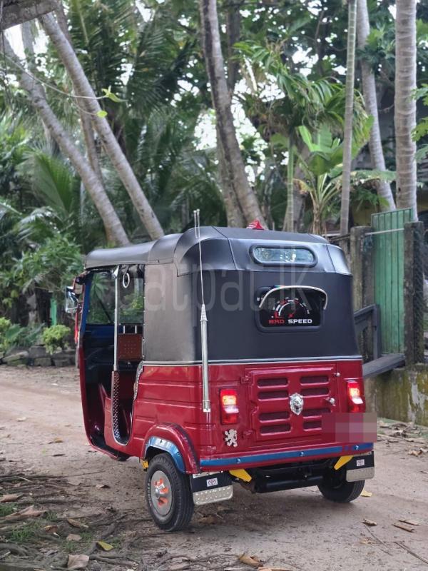 Bajaj Three Wheel 2015 - பயன்படுத்தப்பட்டது முச்சக்கர வண்டி sale in Sri Lanka - patpat.lk