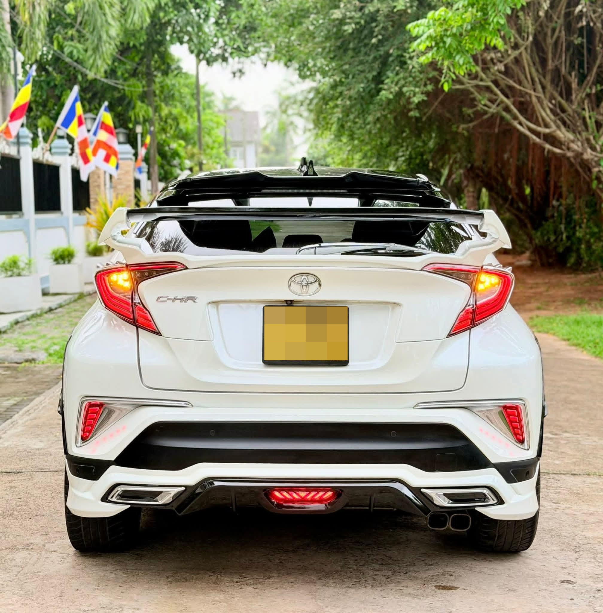 Toyota CHR 2018 - பயன்படுத்தப்பட்டது SUV sale in Sri Lanka - patpat.lk