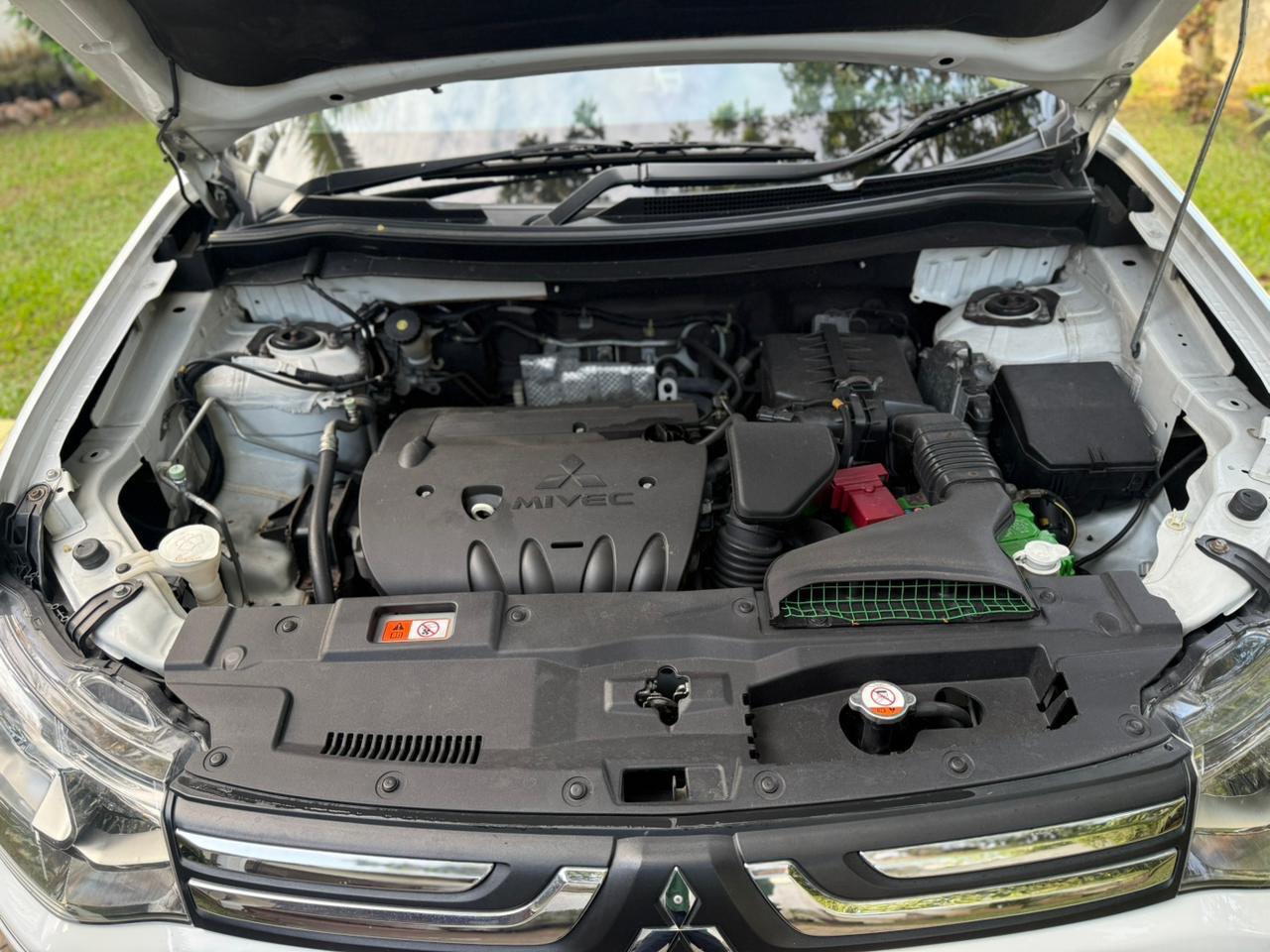 Mitsubishi Outlander 2014 - பயன்படுத்தப்பட்டது SUV sale in Sri Lanka - patpat.lk