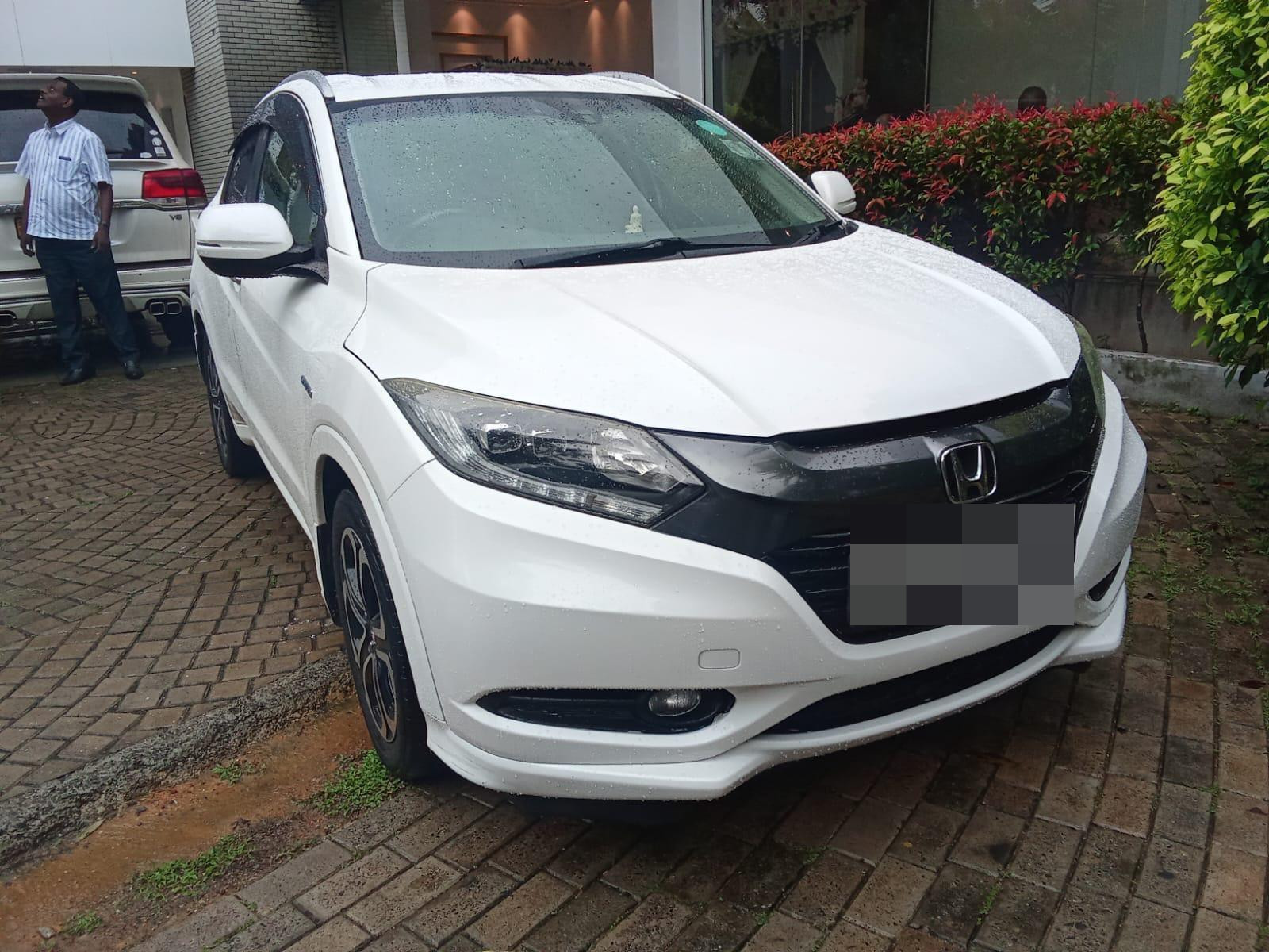 Honda Vezel 2014 - பயன்படுத்தப்பட்டது SUV sale in Sri Lanka - patpat.lk