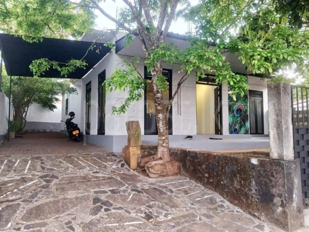 House for Sale in Athurugiriya