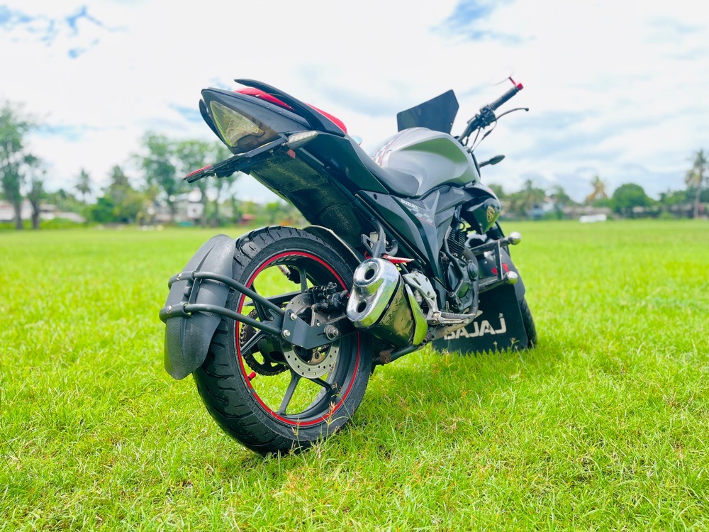 Suzuki Gixxer 2017 - பயன்படுத்தப்பட்டது பைக் sale in Sri Lanka - patpat.lk