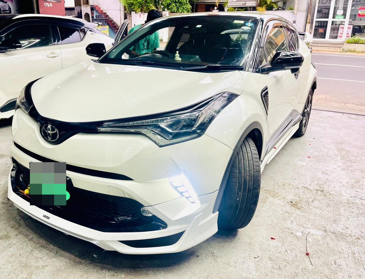 Honda CH R 2018 - பயன்படுத்தப்பட்டது SUV sale in Sri Lanka - patpat.lk