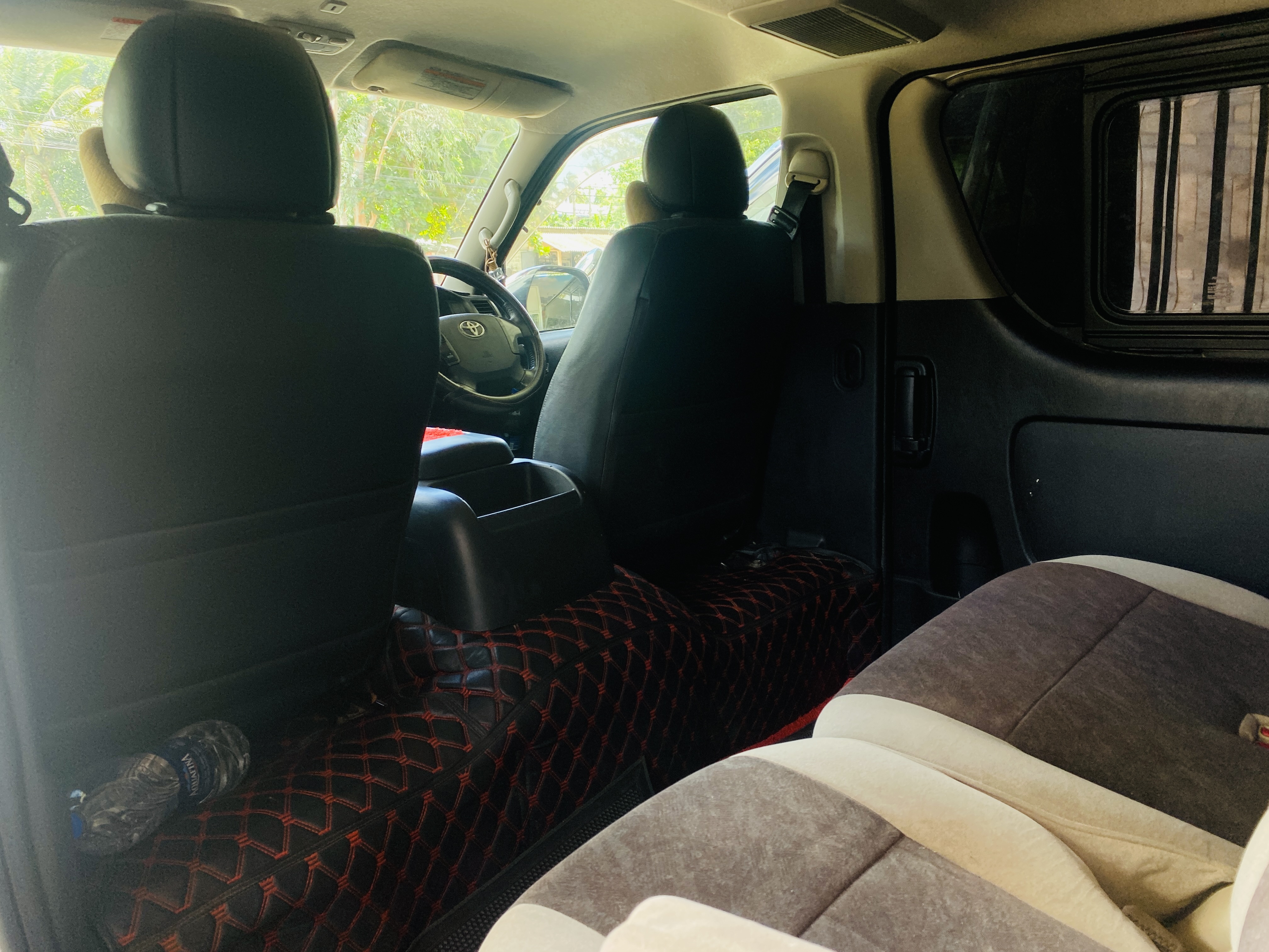 Toyota Hiace 2016 - பயன்படுத்தப்பட்டது வேன் sale in Sri Lanka - patpat.lk