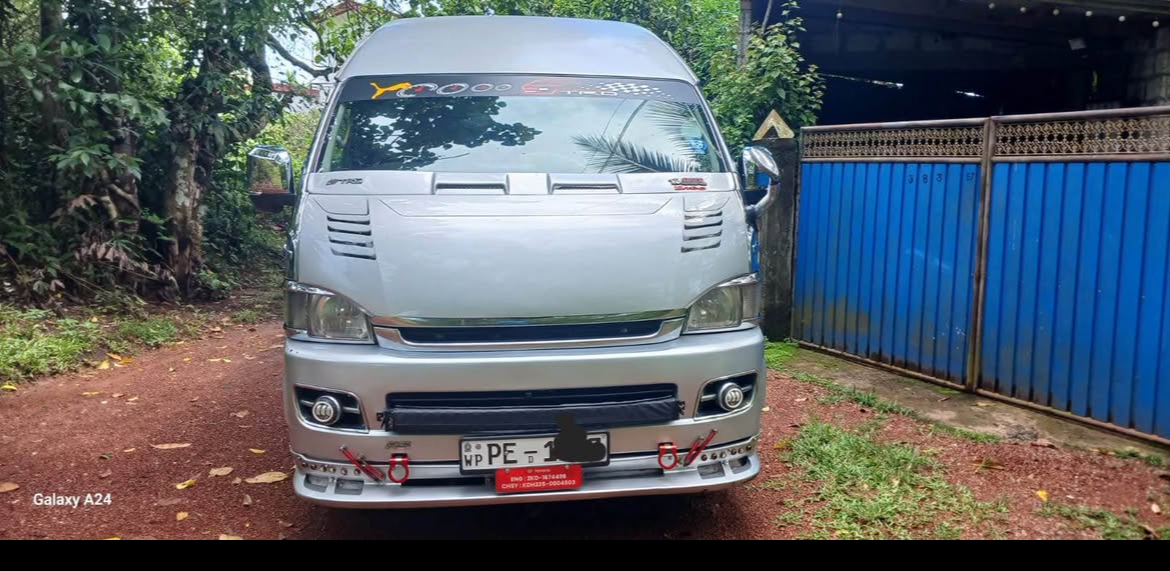 Toyota Hiace 2007 - பயன்படுத்தப்பட்டது வேன் sale in Sri Lanka - patpat.lk