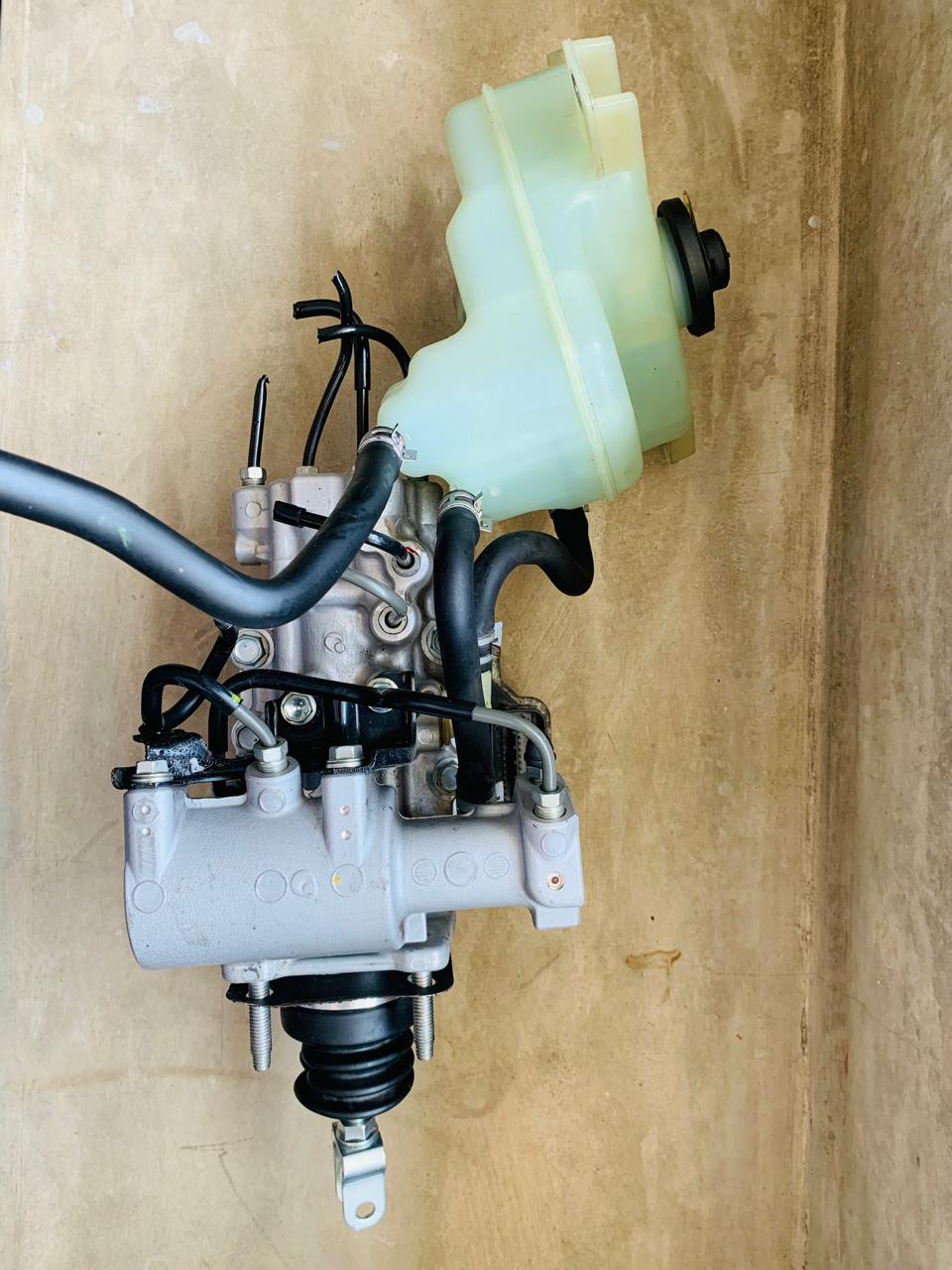 TOYOTA AQUA ABS UNIT