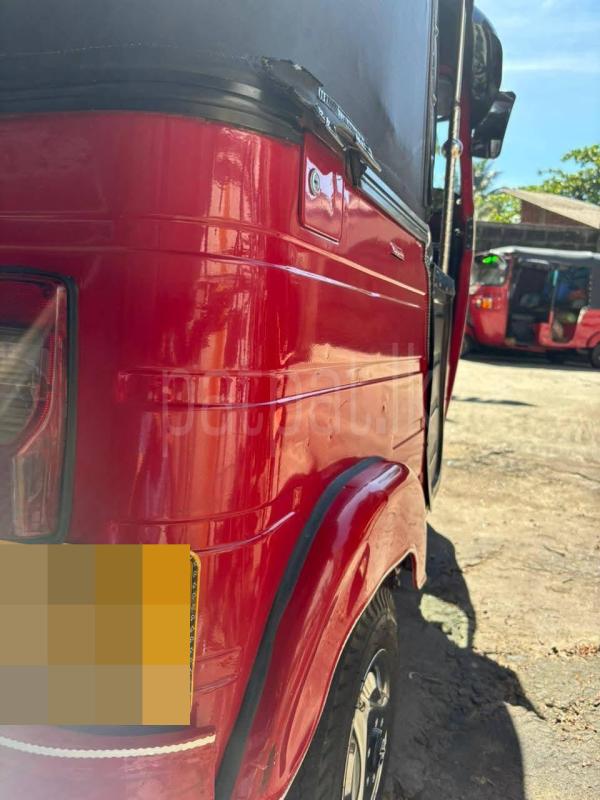 Bajaj Three Wheel 2015 - பயன்படுத்தப்பட்டது முச்சக்கர வண்டி sale in Sri Lanka - patpat.lk