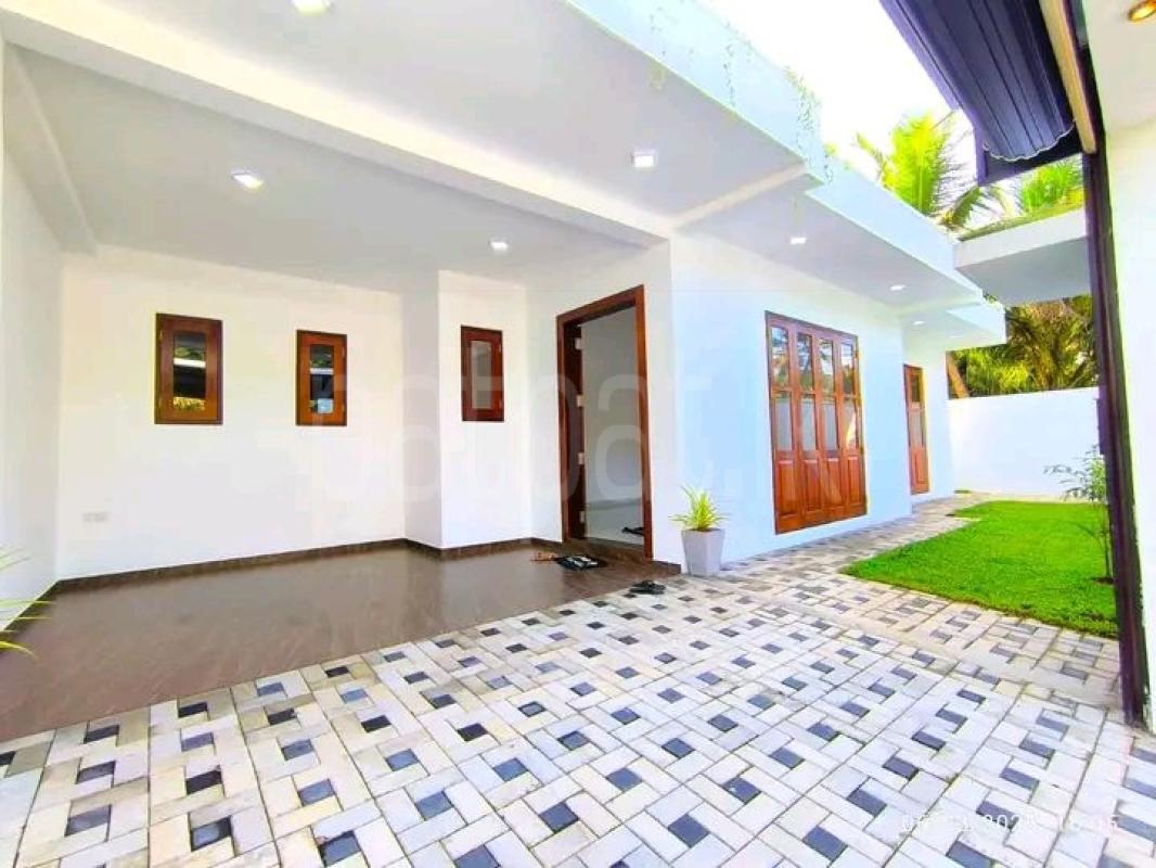 House for Sale in Athurugiriya