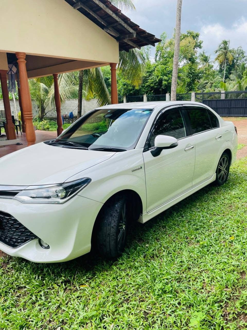 Toyota Axio 2016 - භාවිතා කරන ලද කාර් sale in Sri Lanka - patpat.lk