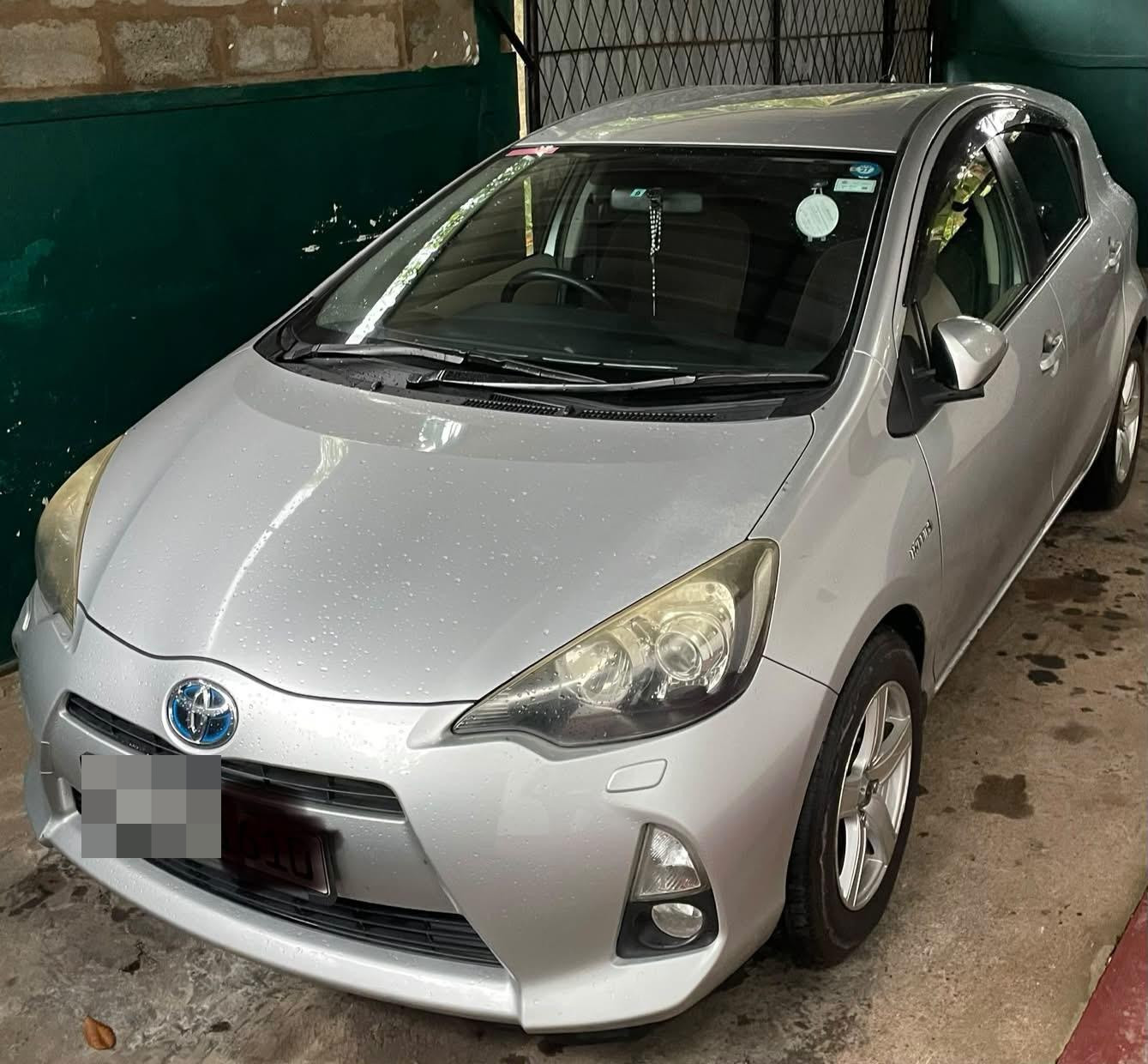 Toyota Aqua 2012 - பயன்படுத்தப்பட்டது கார் sale in Sri Lanka - patpat.lk