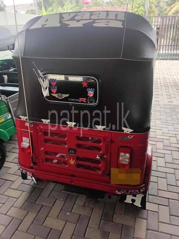 Bajaj 4 stroke 2015 - භාවිතා කරන ලද ත්‍රිරෝද රථය sale in Sri Lanka - patpat.lk