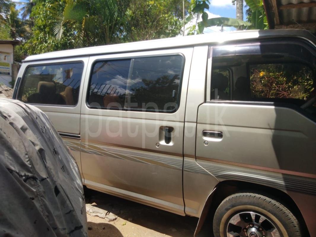 Nissan Caravan 1995 - பயன்படுத்தப்பட்டது வேன் sale in Sri Lanka - patpat.lk