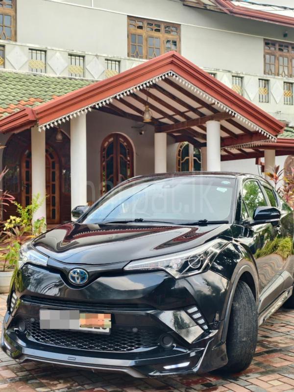 Toyota CHR 2017 - பயன்படுத்தப்பட்டது SUV sale in Sri Lanka - patpat.lk