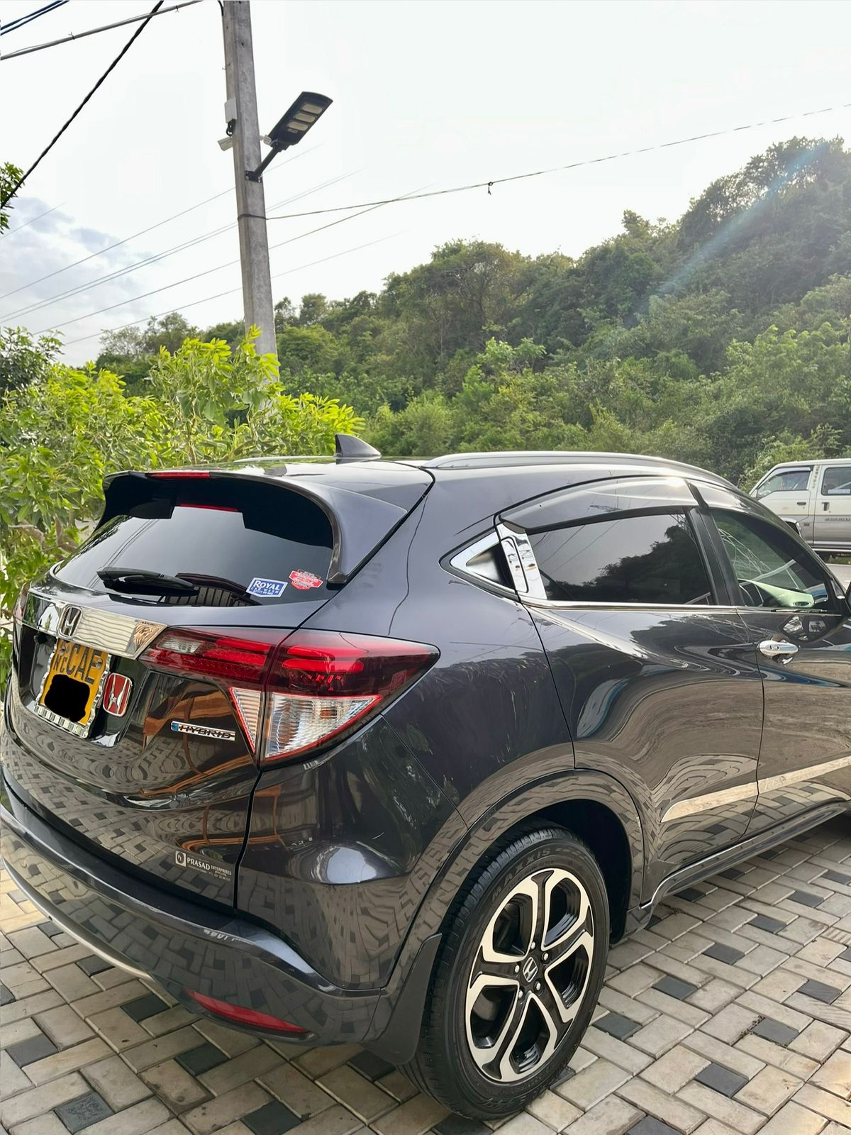 Honda Vezel 2013 - பயன்படுத்தப்பட்டது SUV sale in Sri Lanka - patpat.lk