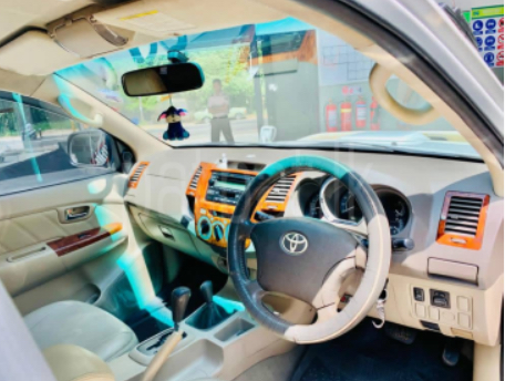 Toyota Hiace 2017 - பயன்படுத்தப்பட்டது வேன் sale in Sri Lanka - patpat.lk