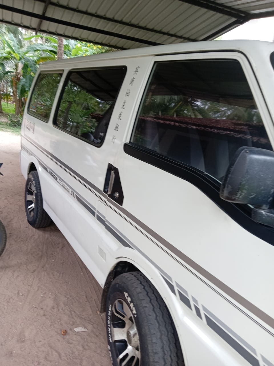 Mazda Bongo 1997 - பயன்படுத்தப்பட்டது வேன் sale in Sri Lanka - patpat.lk