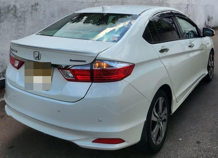Honda Grace 2017 - பயன்படுத்தப்பட்டது கார் sale in Sri Lanka - patpat.lk