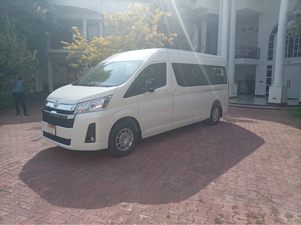 Toyota Commuter 2025 - Brand New Van sale in Sri Lanka - patpat.lk