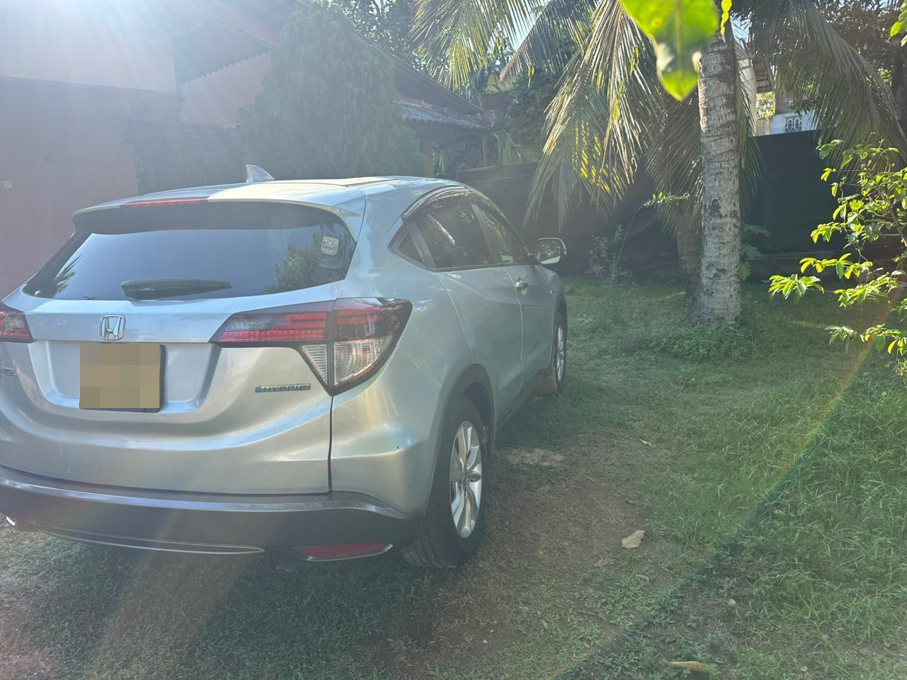 Honda Vezel 2016 - භාවිතා කරන ලද SUV රථය sale in Sri Lanka - patpat.lk