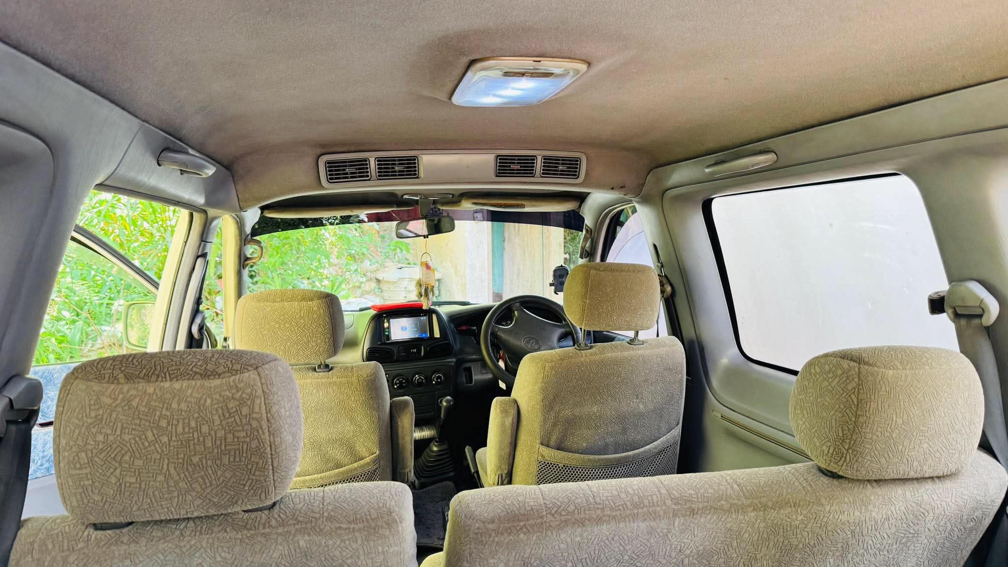 Toyota NOHA 1998 - பயன்படுத்தப்பட்டது வேன் sale in Sri Lanka - patpat.lk