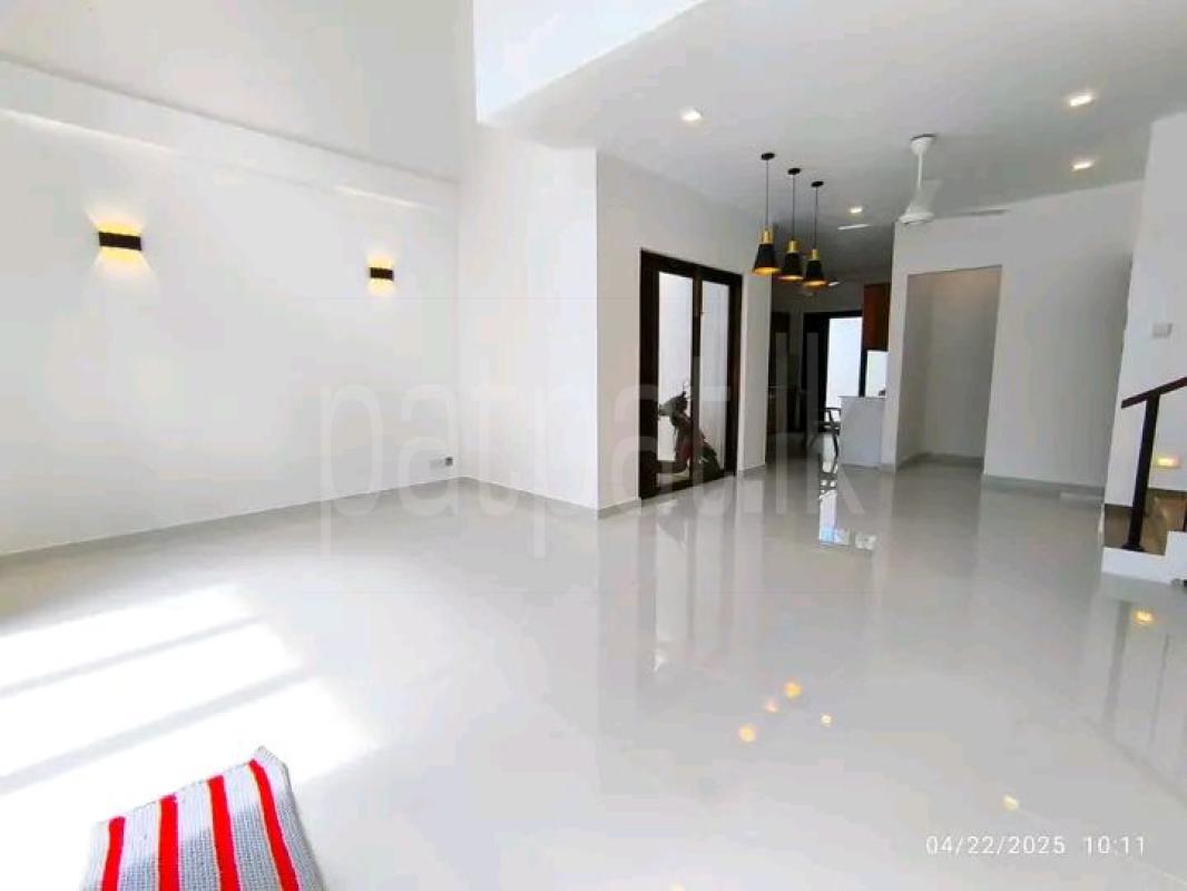 House for Sale in Athurugiriya