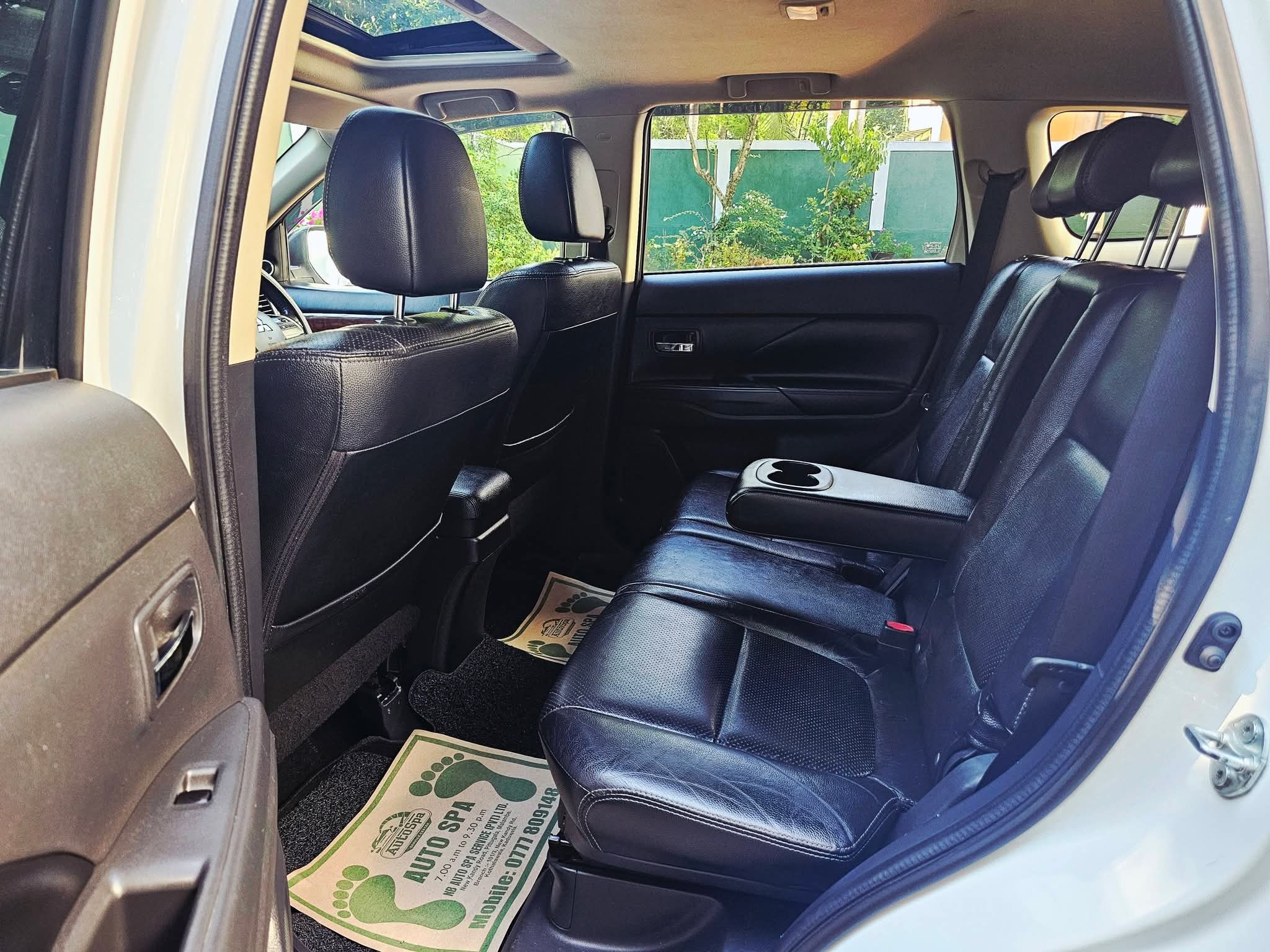 Mitsubishi Outlander 2014 - භාවිතා කරන ලද SUV රථය sale in Sri Lanka - patpat.lk