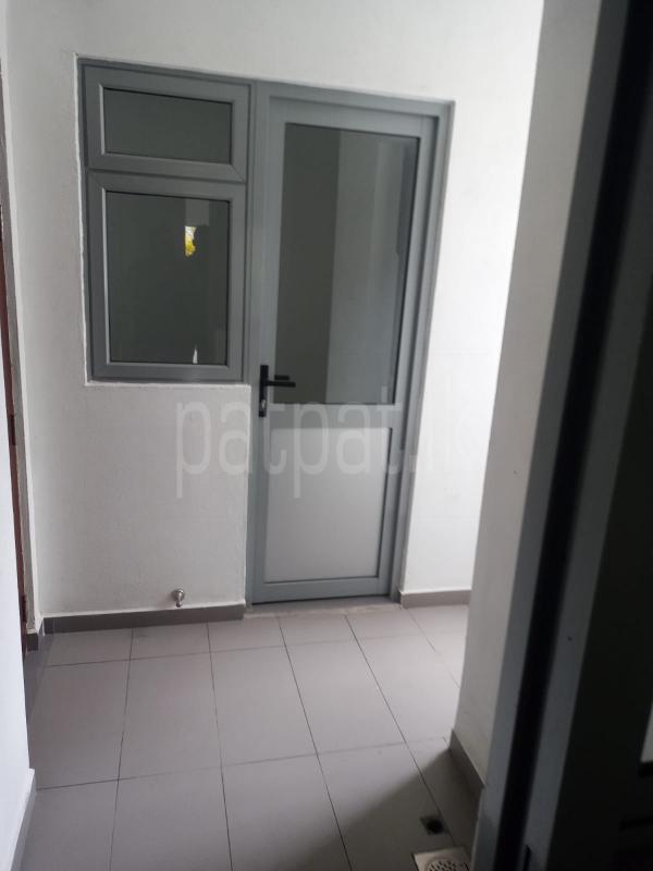 Unfurnished Apartment for Rent in Kahathuduwa