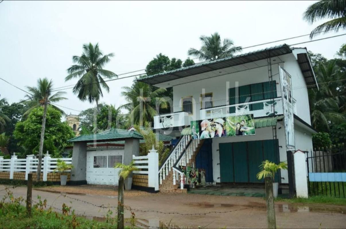 Advertisement image 1