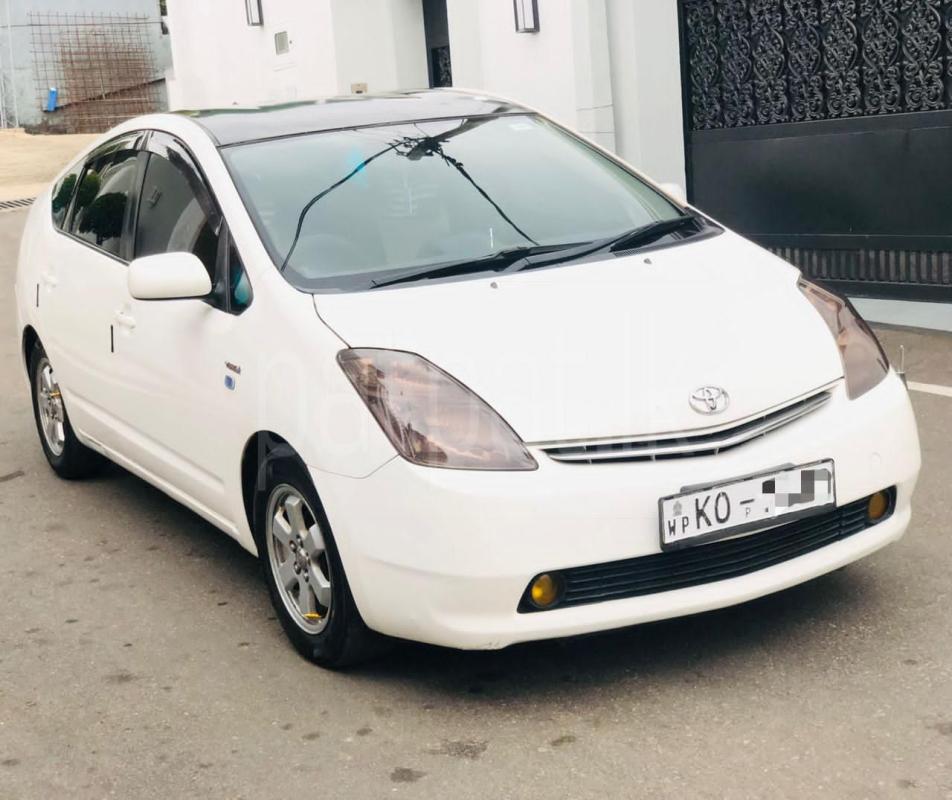 Toyota Prius 2004 - பயன்படுத்தப்பட்டது கார் sale in Sri Lanka - patpat.lk