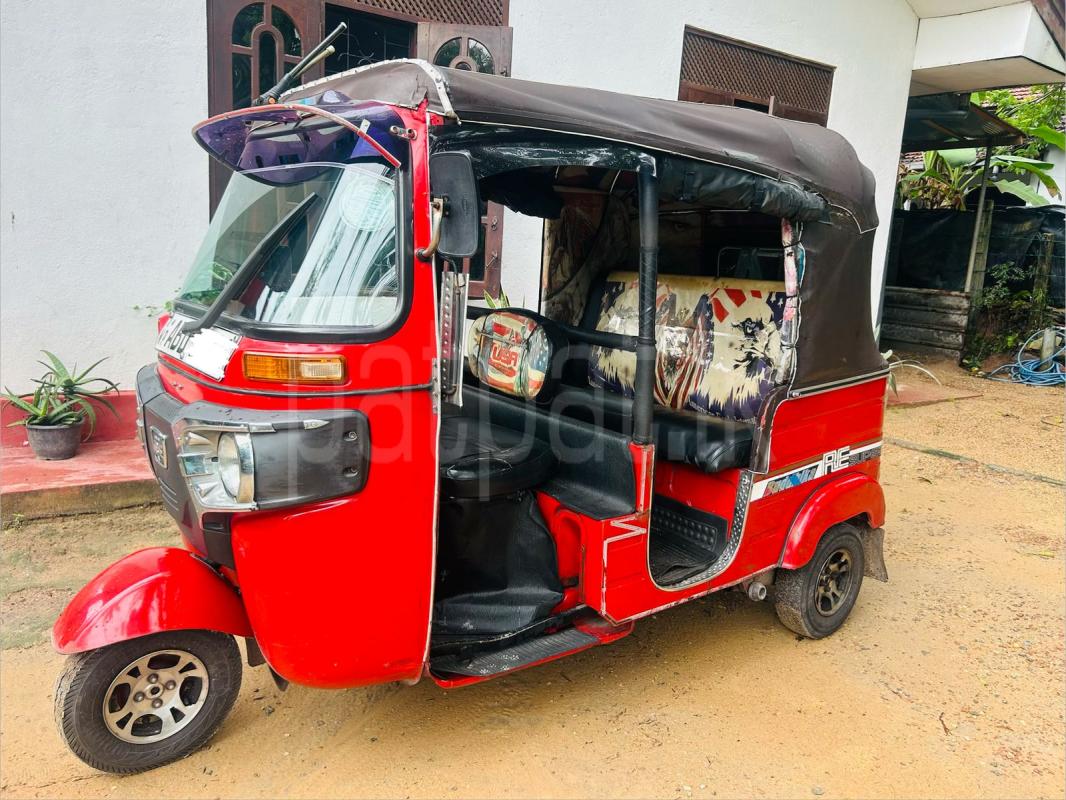 Bajaj Three Wheel 2015 - பயன்படுத்தப்பட்டது முச்சக்கர வண்டி sale in Sri Lanka - patpat.lk