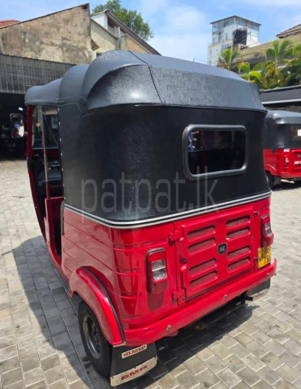 Bajaj 4 stroke 2015 - பயன்படுத்தப்பட்டது முச்சக்கர வண்டி sale in Sri Lanka - patpat.lk
