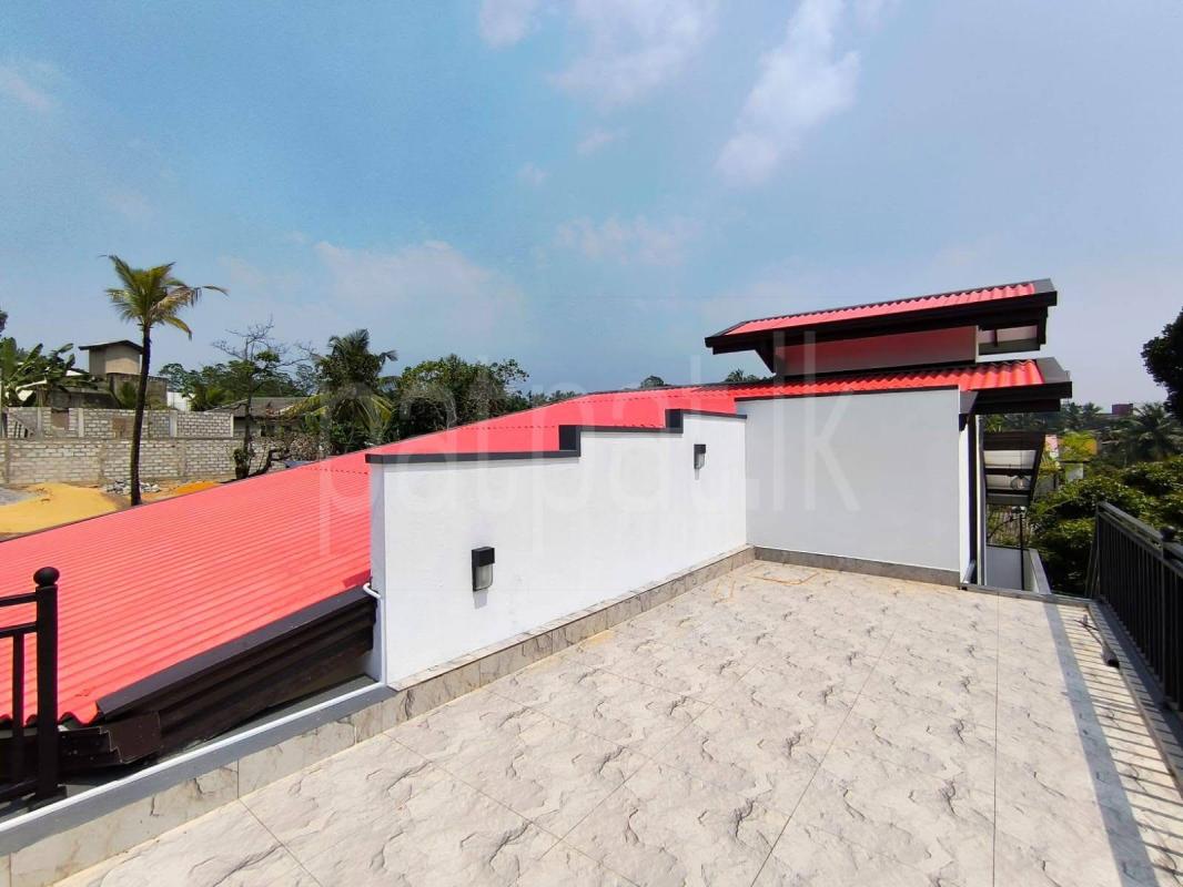 House for Sale in Athurugiriya