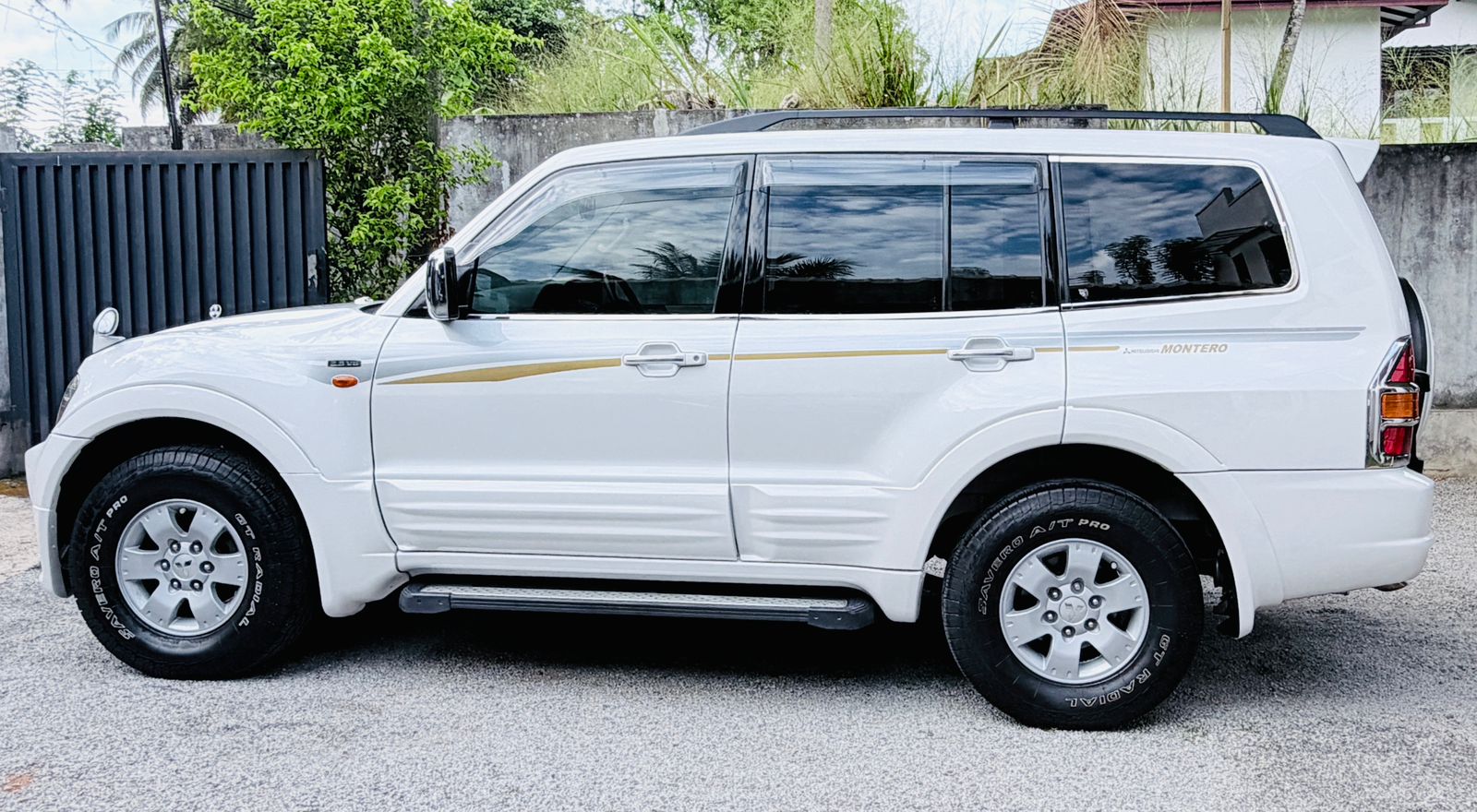 Mitsubishi Montero 2004 - பயன்படுத்தப்பட்டது SUV sale in Sri Lanka - patpat.lk