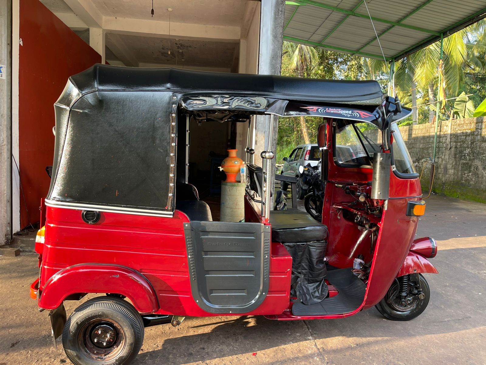 Bajaj Three Wheel 2005 - භාවිතා කරන ලද ත්‍රිරෝද රථය sale in Sri Lanka - patpat.lk