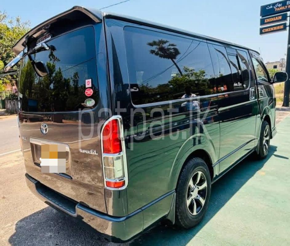 Toyota Hiace 2006 - பயன்படுத்தப்பட்டது வேன் sale in Sri Lanka - patpat.lk