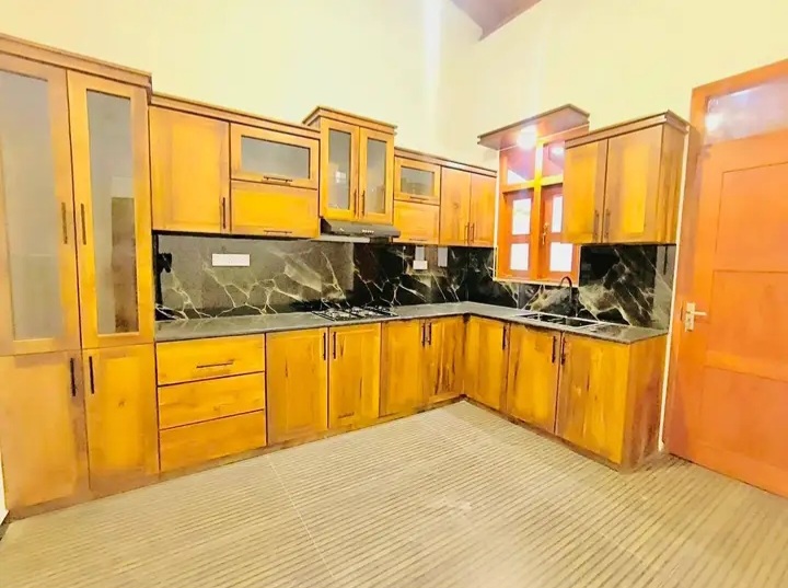 House for Sale in Athurugiriya