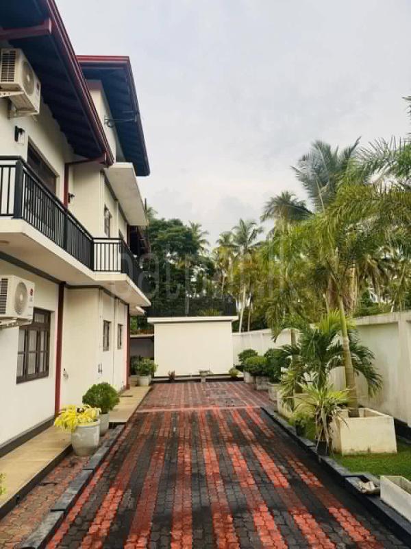 Commercial Land for Sale in Minuwangoda