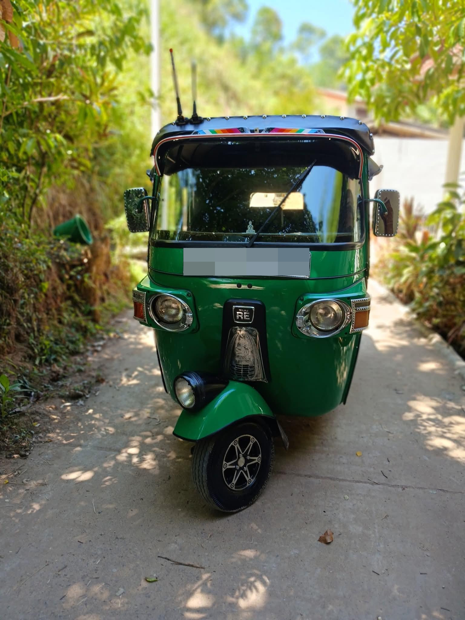 Bajaj Three Wheel 2012