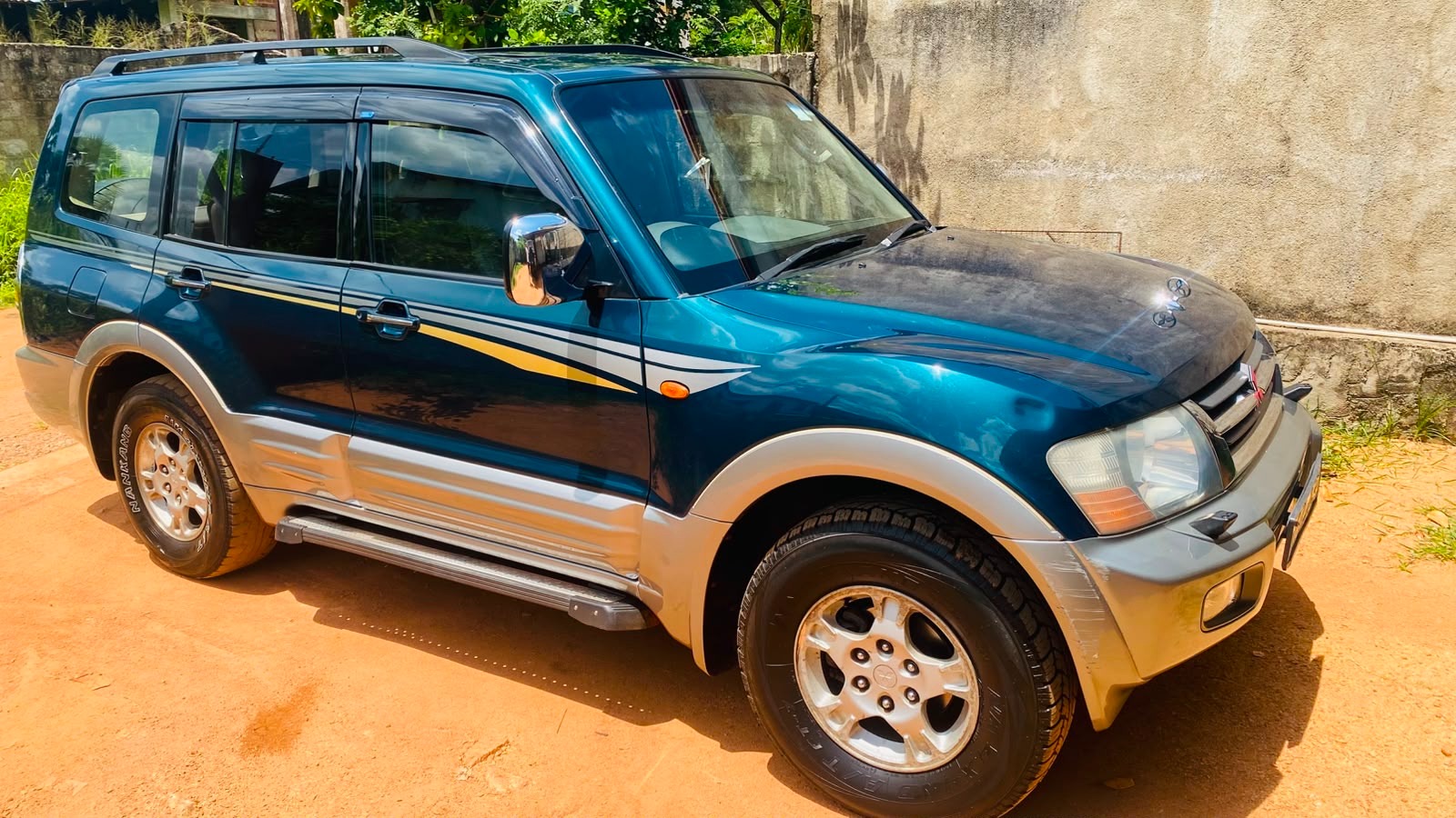 Mitsubishi Montero 2002 - பயன்படுத்தப்பட்டது SUV sale in Sri Lanka - patpat.lk