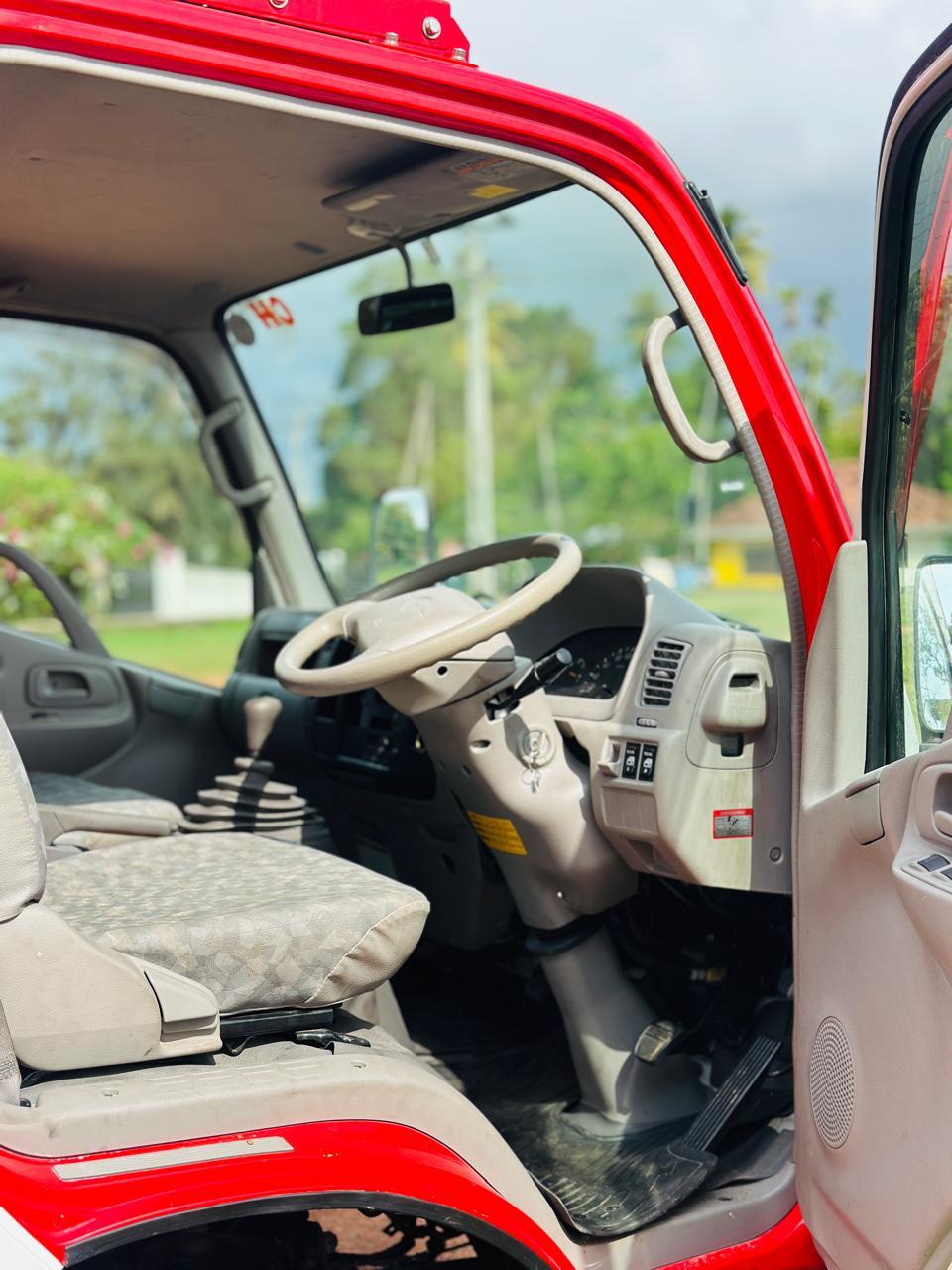 Toyota Dyna 1996 - பயன்படுத்தப்பட்டது டிரக் sale in Sri Lanka - patpat.lk