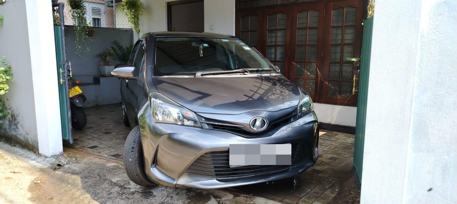 Toyota Vitz 2016 - பயன்படுத்தப்பட்டது கார் sale in Sri Lanka - patpat.lk